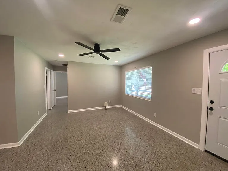 400 Argyle Ct — Photo 9