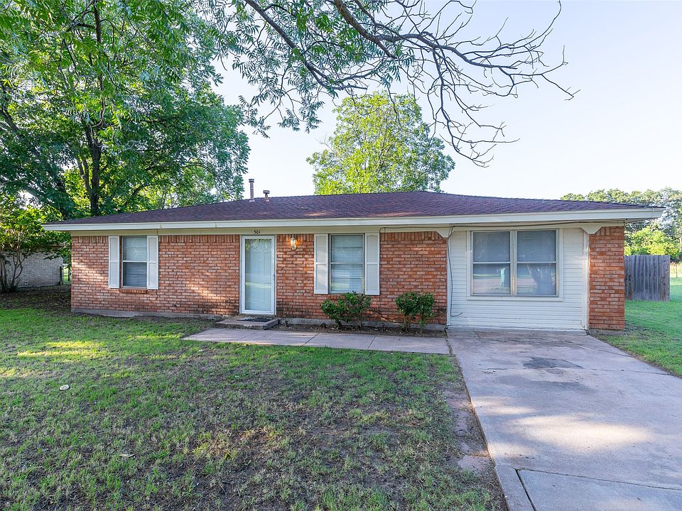 1st image of 301 Sandy Ln