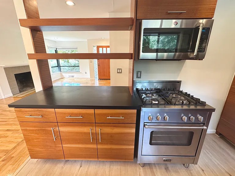 Main Kitchen (Upstairs)