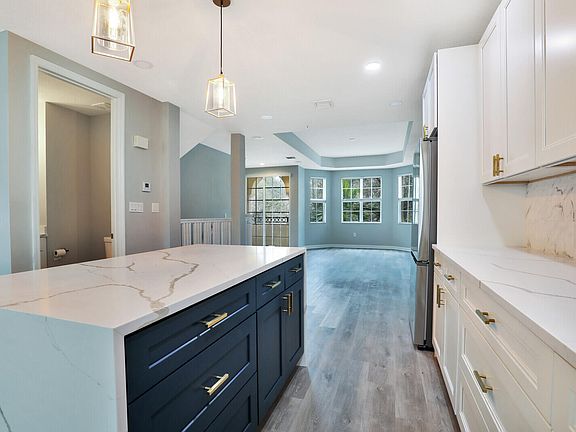 4th image of 2425 San Pietro Circle
