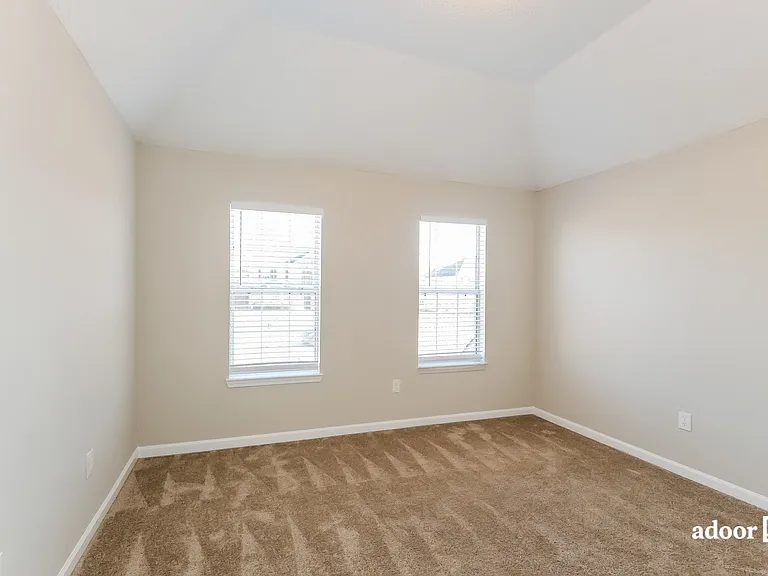 4077 English Valley Dr — Photo 13