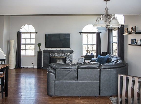 3rd image of 6401 Otto Pl #6401