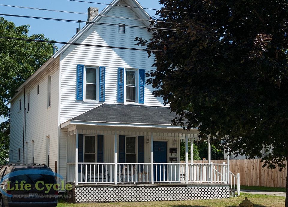 1st image of 141 Carrier St NE #1
