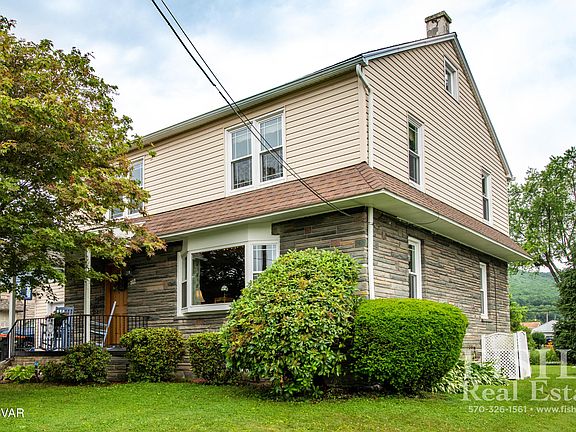 2nd image of 702 Fairmont Ave S
