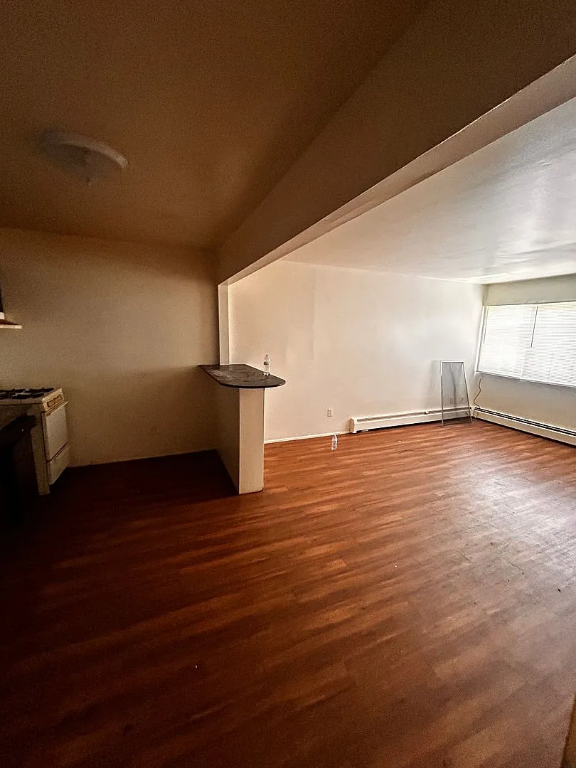 Stevenson Apartments — Photo 3