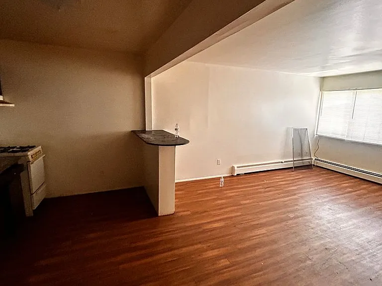 709 N Stevenson St — Photo 3