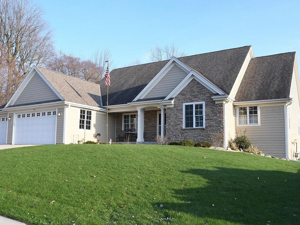 1st image of 1389 Hawthorn Dr