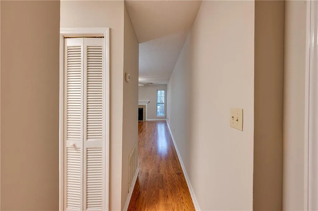 2 bed, 2.0 bath, 738 sqft, $1,650 — Photo 4