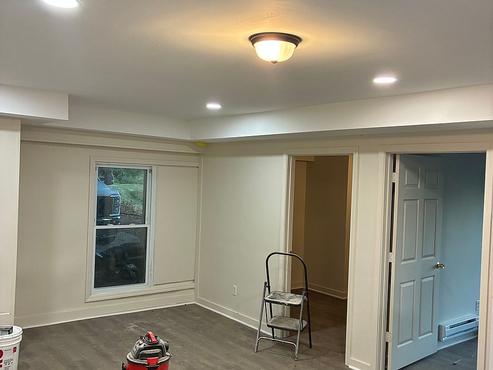 1st image of 122 Ivydale Rd #B