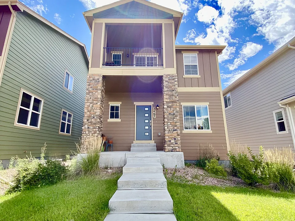 2467 Dorset Dr