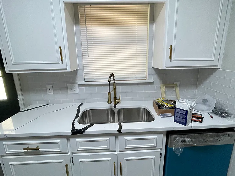 6210 Lynridge Ave — Photo 4