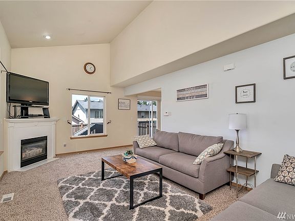 3rd image of 8929 161st St E