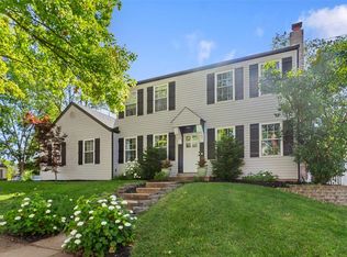 960 Dorne Dr, Ballwin, MO 63021