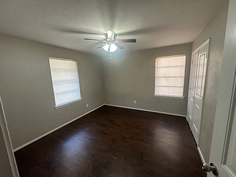 4132 Logan St — Photo 5
