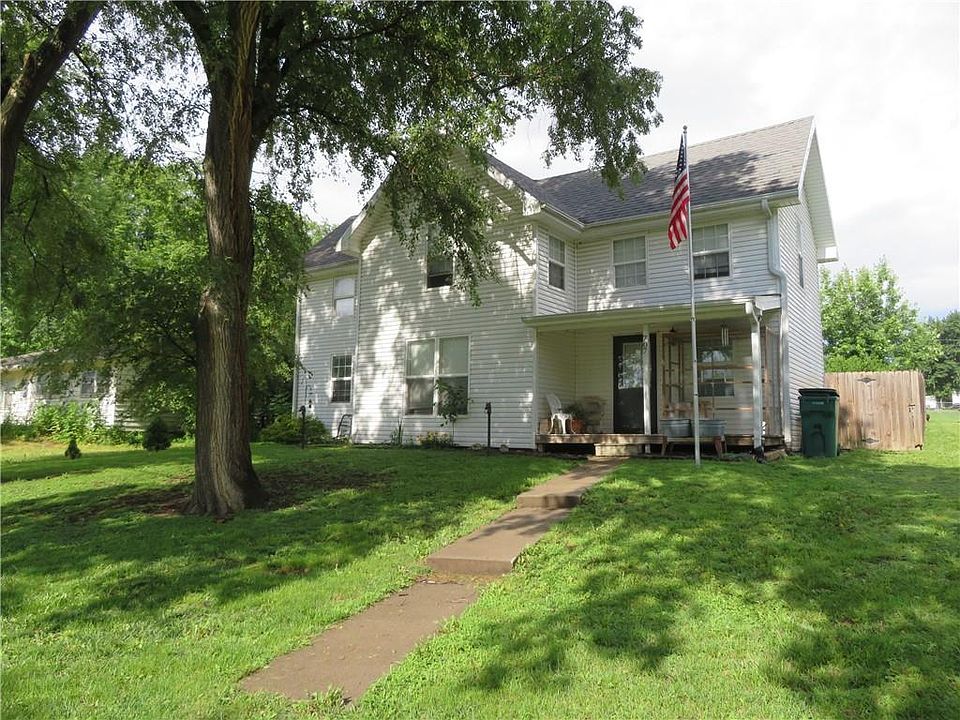 1st image of 707 Linn St