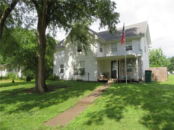 707 Linn St, Valley Falls, KS 66088