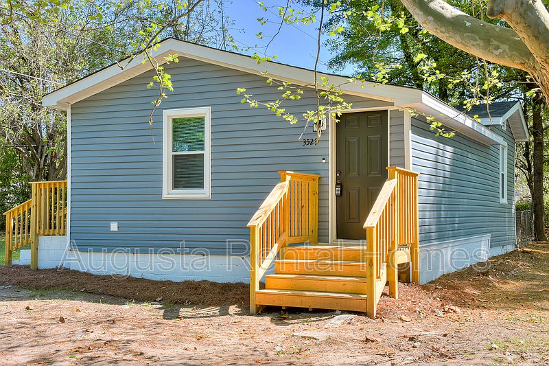 1st image of 3529 Davis Dr