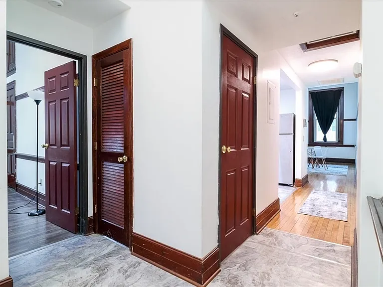 63 Illinois St #104 — Photo 10