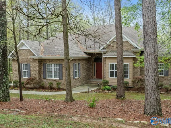 361 Creekwood Dr, Union Grove, AL 35175