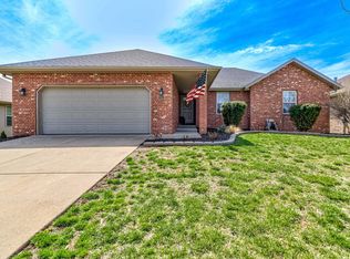 5350 W Applewood St, Springfield, MO 65802