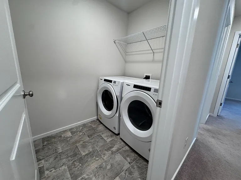 896 N 18th Ave — Photo 19