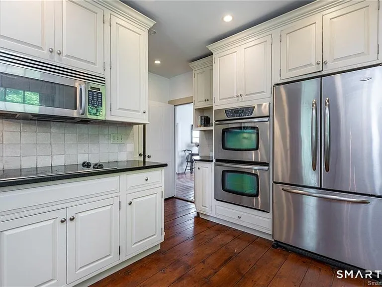 103 Litchfield Rd — Photo 4