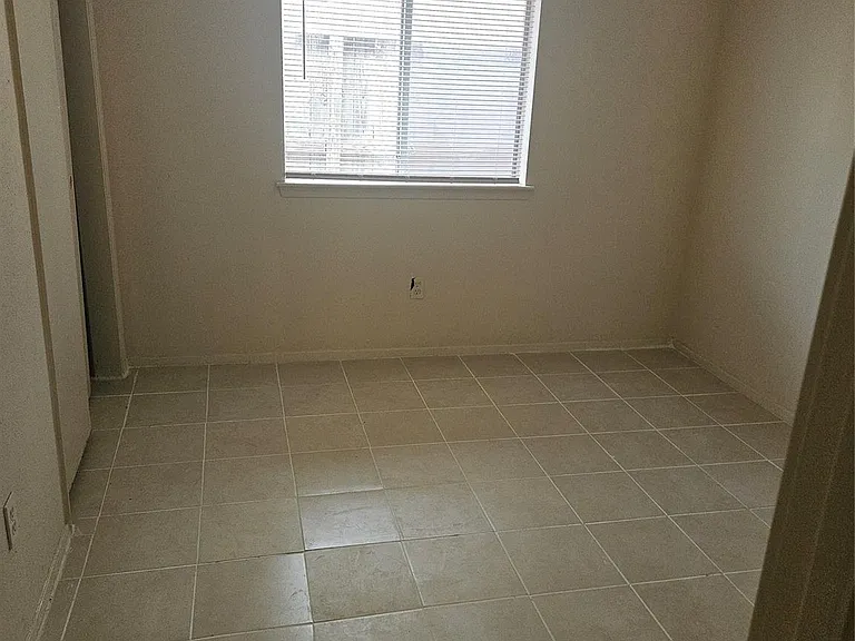 18539 Lippizaner Dr — Photo 11