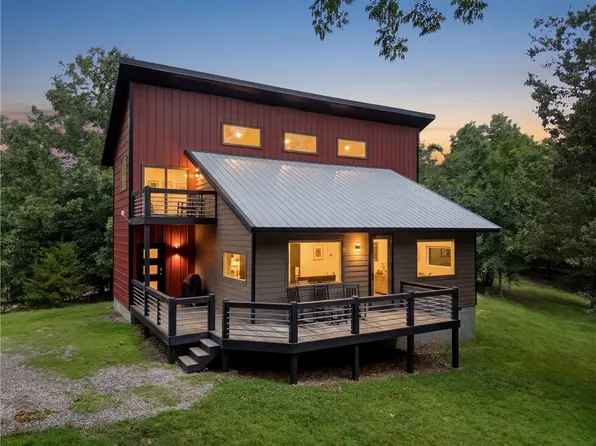45 Center Rd, Eureka Springs, AR 72631