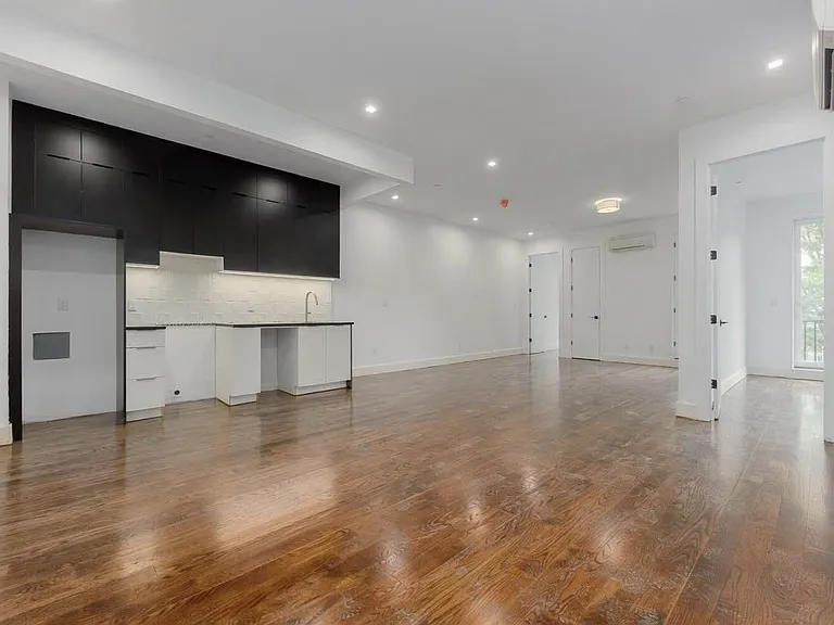 2901 Snyder Ave #3B — Photo 2