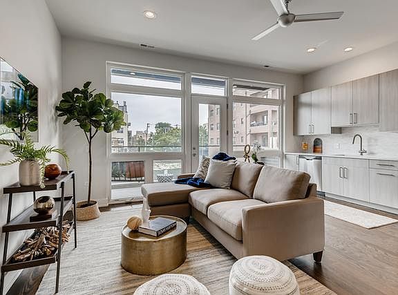 4th image of 2353 W North Ave #3E