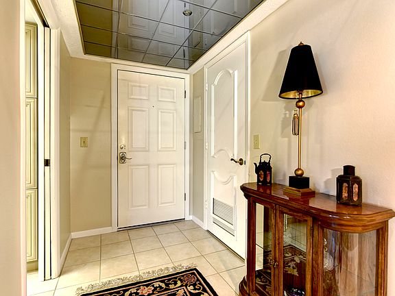 5th image of 1104 Benjamin Franklin Dr APT 719