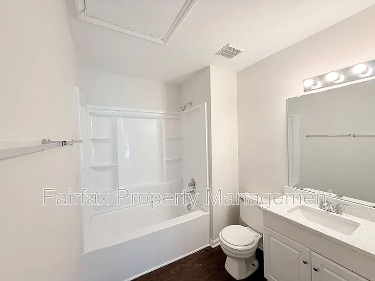 475 Cedar Lake Rd #B — Photo 10