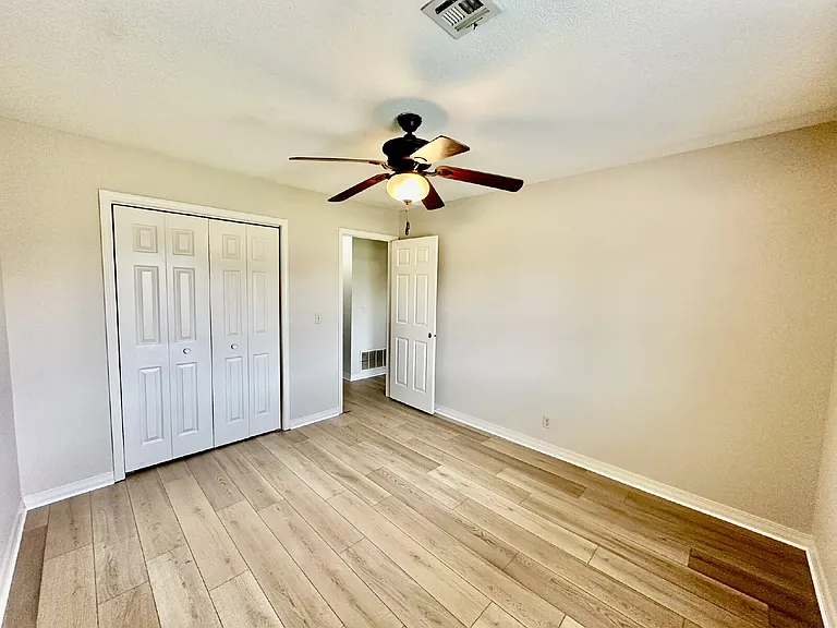 2311 W Willow St — Photo 25