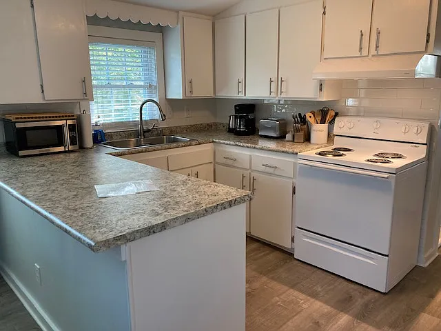 17 Sunset Ave — Photo 8