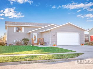 1007 13th Ave SW, Aberdeen, SD 57401
