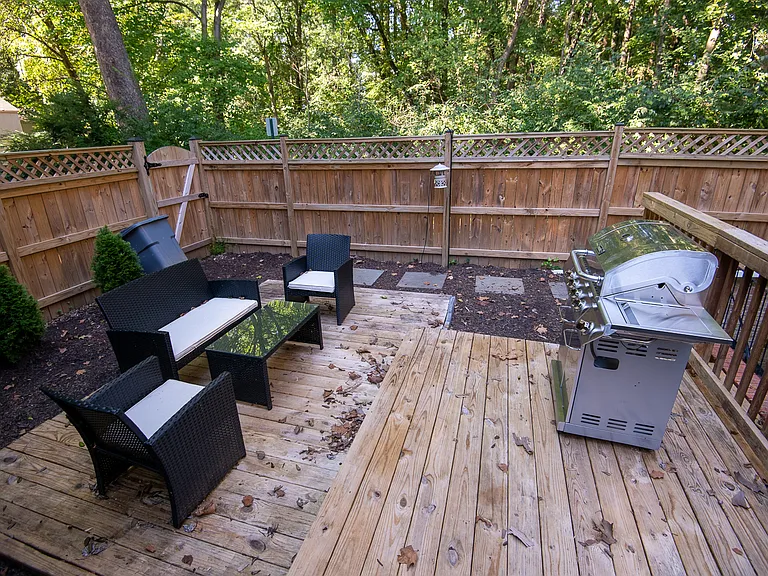 3202 Adams Ct — Photo 37