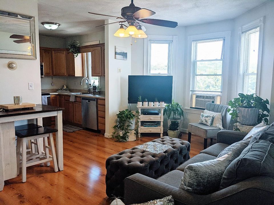 1st image of 1 King St Unit 301