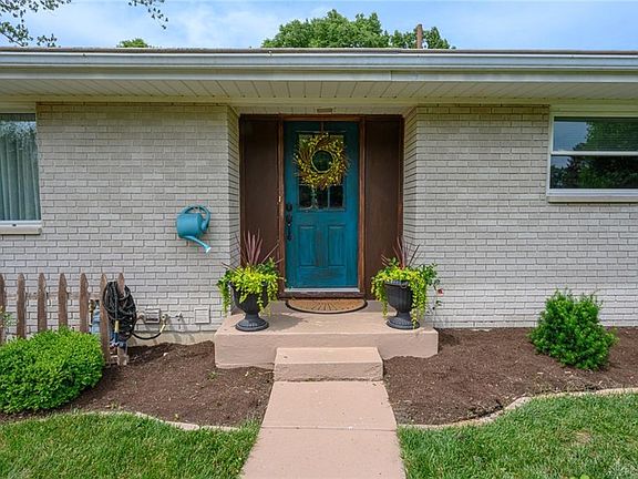 3rd image of 2790 Woodmont Dr