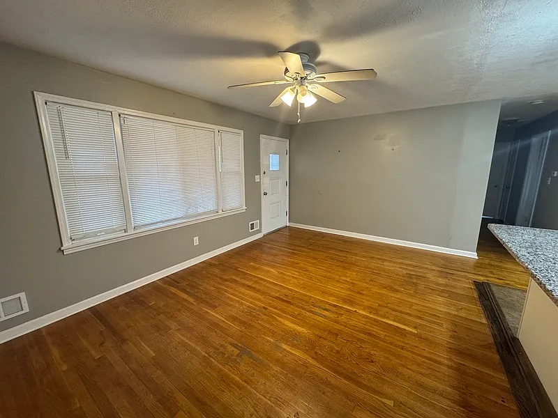 3 bed, 2.0 bath, $1,499 — Photo 3