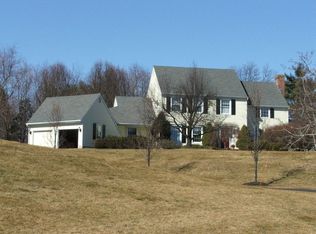 2 Russell Ct, Newtown, PA 18940