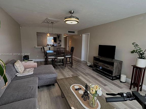 3rd image of 1530 NE 191st St APT 241