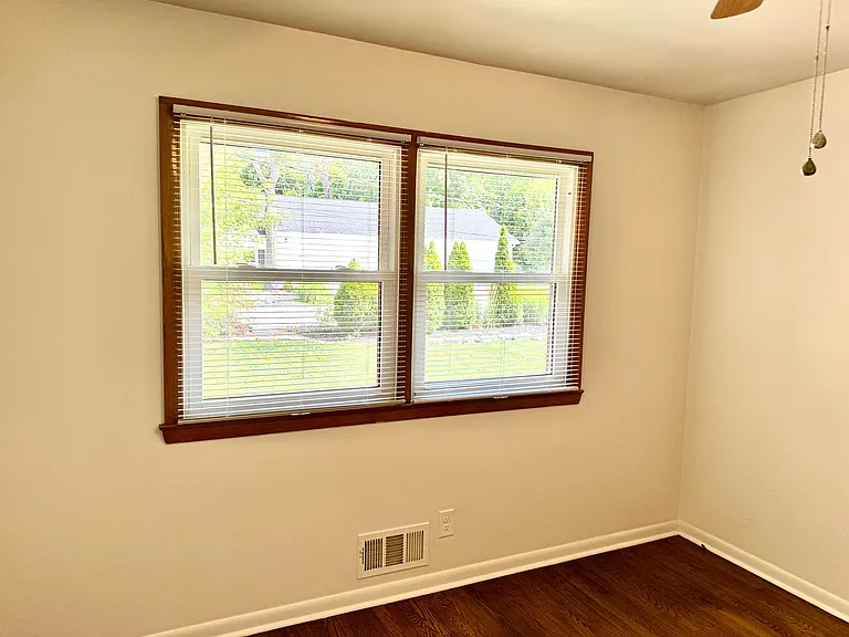 910 Gilbert Ave #1/2 — Photo 12