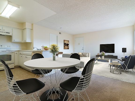 5th image of 711 S B St APT 110