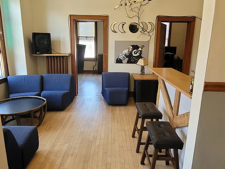1035 E Brady St — Photo 18