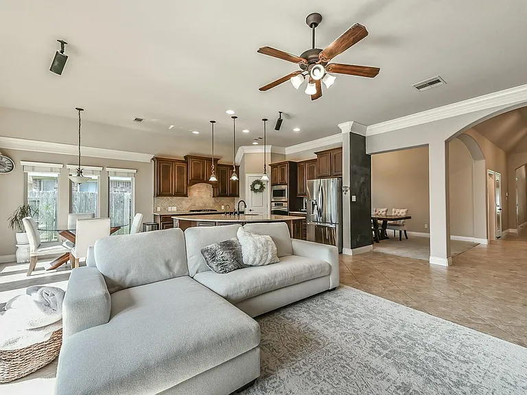 10323 Belvamera Rd — Photo 6