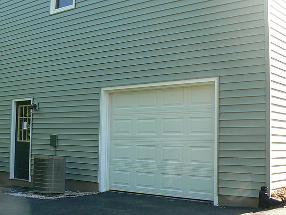 Garage in back of house