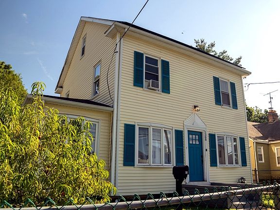 3rd image of 1388 Bay St