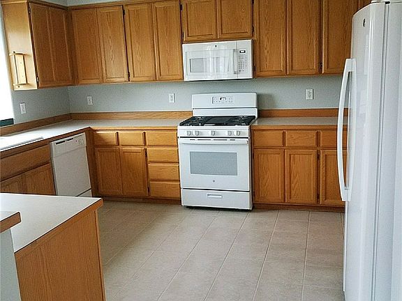 3rd image of 7120 77th Dr NE