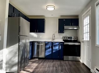 685 SE Ireland St APT 5, Oak Harbor, WA 98277
