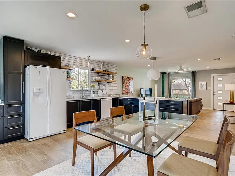 2403 Aldford Dr — Photo 3